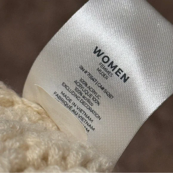 Buffalo Bills Beanie Pom Hat Cap Womens One Size Blue White Knit NFL Logo - Picture 4 of 4